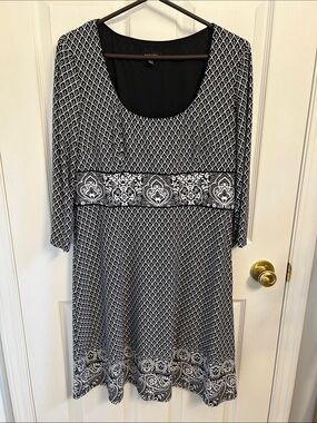 Spense Black Scoop Neck Dress